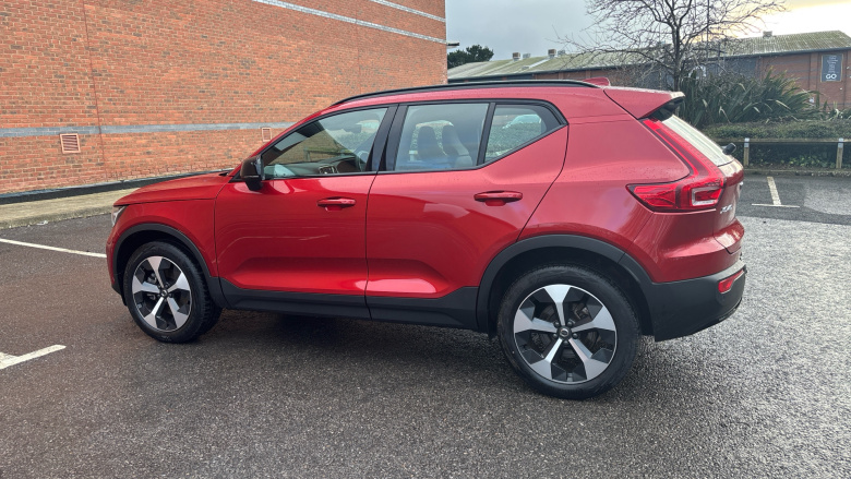 Volvo XC40 2.0 B4P Plus Dark 5dr Auto Petrol Estate